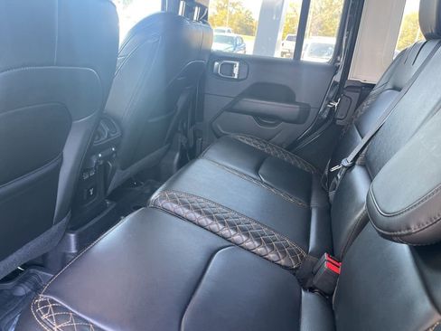 Used 2022 Jeep Wrangler Unlimited Sahara image 34