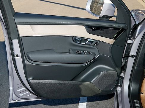 New 2026 Volvo XC90 B6 Plus w/ Protection Package image 9