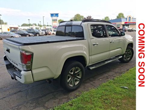 Used 2016 Toyota Tacoma Limited w/ Towing Package AWD/4WD image 5