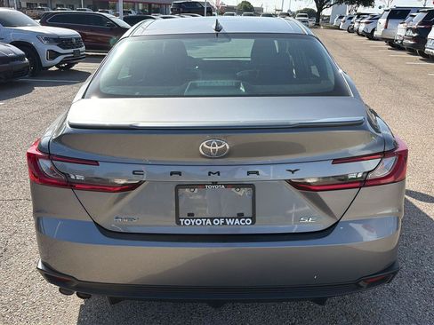 Used 2025 Toyota Camry SE FWD image 4