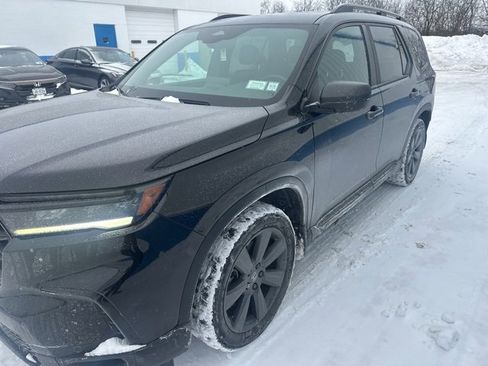 Used 2023 Honda Pilot Sport image 4