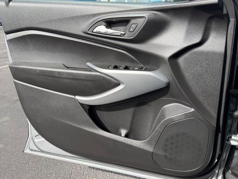 New 2026 Chevrolet Trax RS image 9