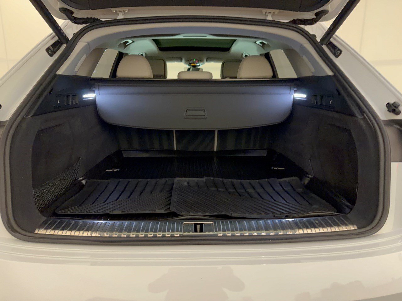 Certified 2024 Audi Q8 e-tron Premium Plus AWD/4WD image 28