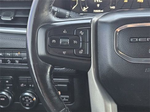 Used 2022 GMC Yukon Denali w/ Advanced Technology Package image 27