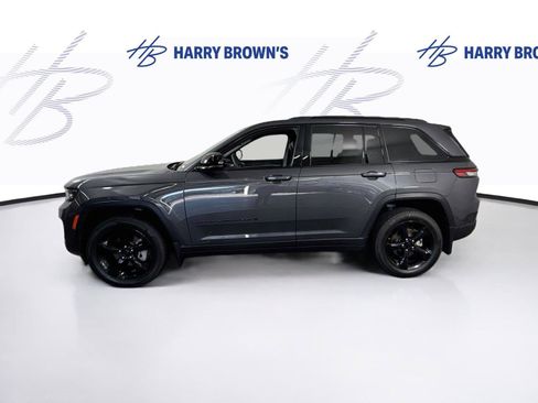 Used 2024 Jeep Grand Cherokee Limited w/ Black Appearance Package AWD/4WD image 29