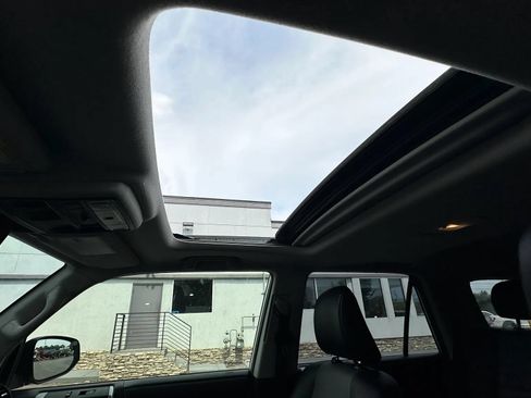 Used 2018 Toyota 4Runner SR5 Premium AWD/4WD image 16