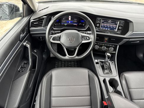 Used 2024 Volkswagen Jetta SE image 14