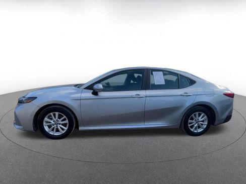 Used 2025 Toyota Camry LE image 9