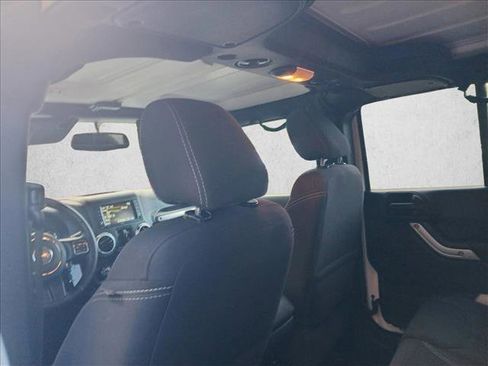 Used 2016 Jeep Wrangler Unlimited Sahara w/ Max Tow Package image 11