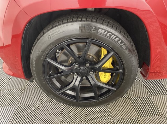 Used 2018 Jeep Grand Cherokee Trackhawk AWD/4WD image 17