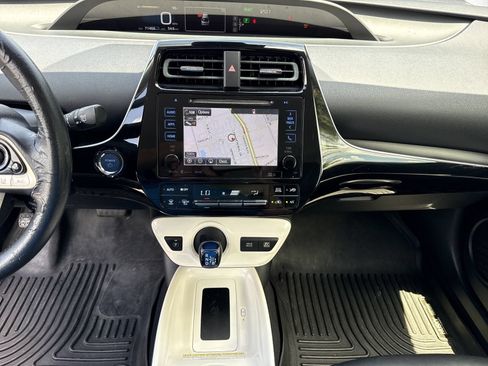 Used 2016 Toyota Prius Three Touring FWD image 26