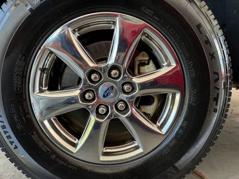 Used 2019 Ford F150 XLT w/ Equipment Group 302A Luxury AWD/4WD image 12