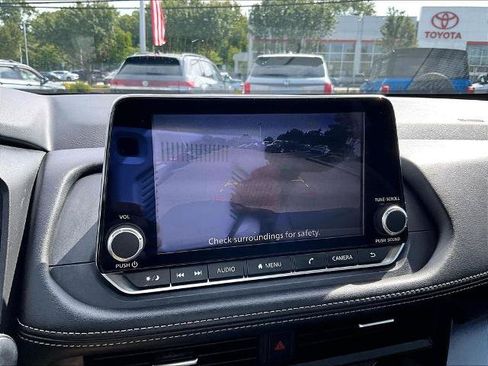 Certified 2026 Nissan Rogue SV AWD/4WD image 19