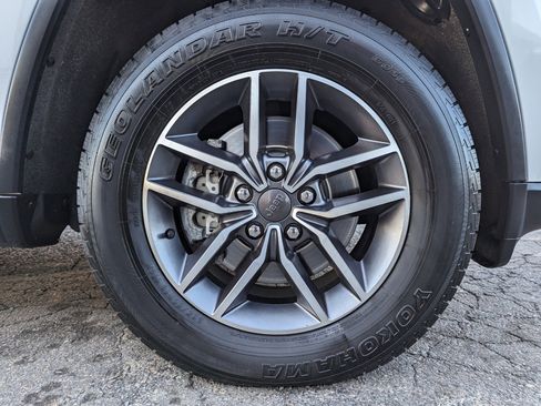 Used 2021 Jeep Grand Cherokee Limited image 52