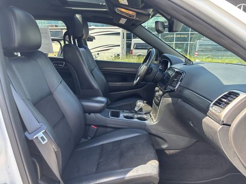 Used 2019 Jeep Grand Cherokee Altitude image 27