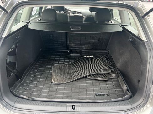 Used 2016 Volkswagen Golf S image 14