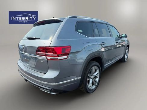 Used 2018 Volkswagen Atlas SEL w/ R-Line Package FWD image 5