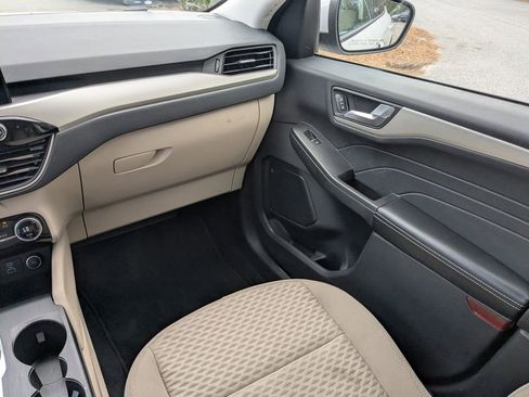 Used 2021 Ford Escape SE w/ Convenience Package image 17