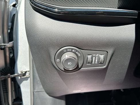 Used 2025 Jeep Compass Trailhawk AWD/4WD image 21
