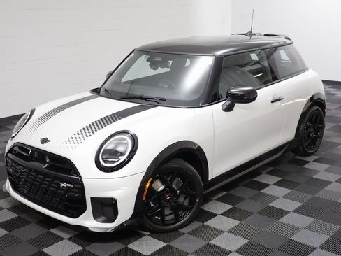 New 2026 MINI Cooper S image 2