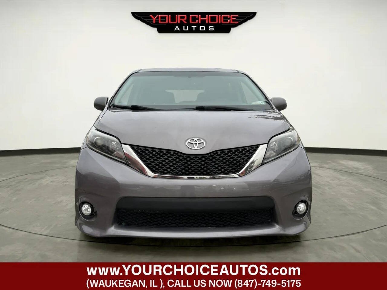 Used 2015 Toyota Sienna SE FWD image 8
