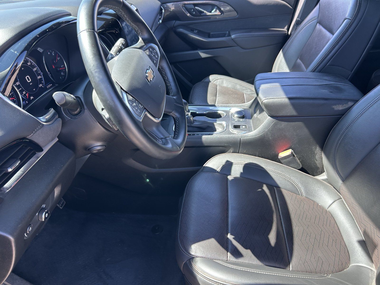 Used 2023 Chevrolet Traverse High Country AWD/4WD image 13