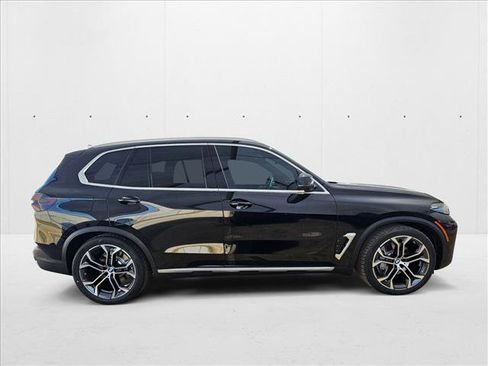 New 2026 BMW X5 xDrive50e image 4