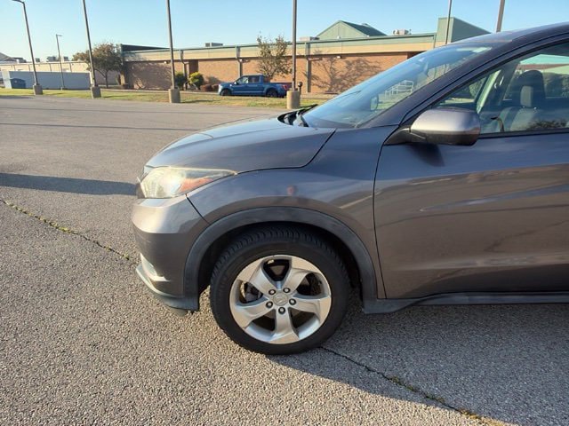 Used 2016 Honda HR-V LX image 7