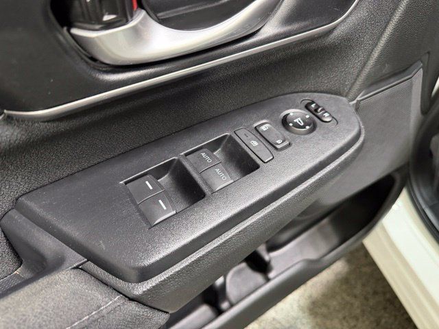 Used 2018 Honda CR-V EX image 19