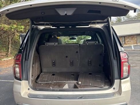 Used 2021 Chevrolet Tahoe LT w/ LT Signature Package image 22