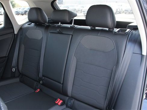 New 2026 Volkswagen Taos SE image 29