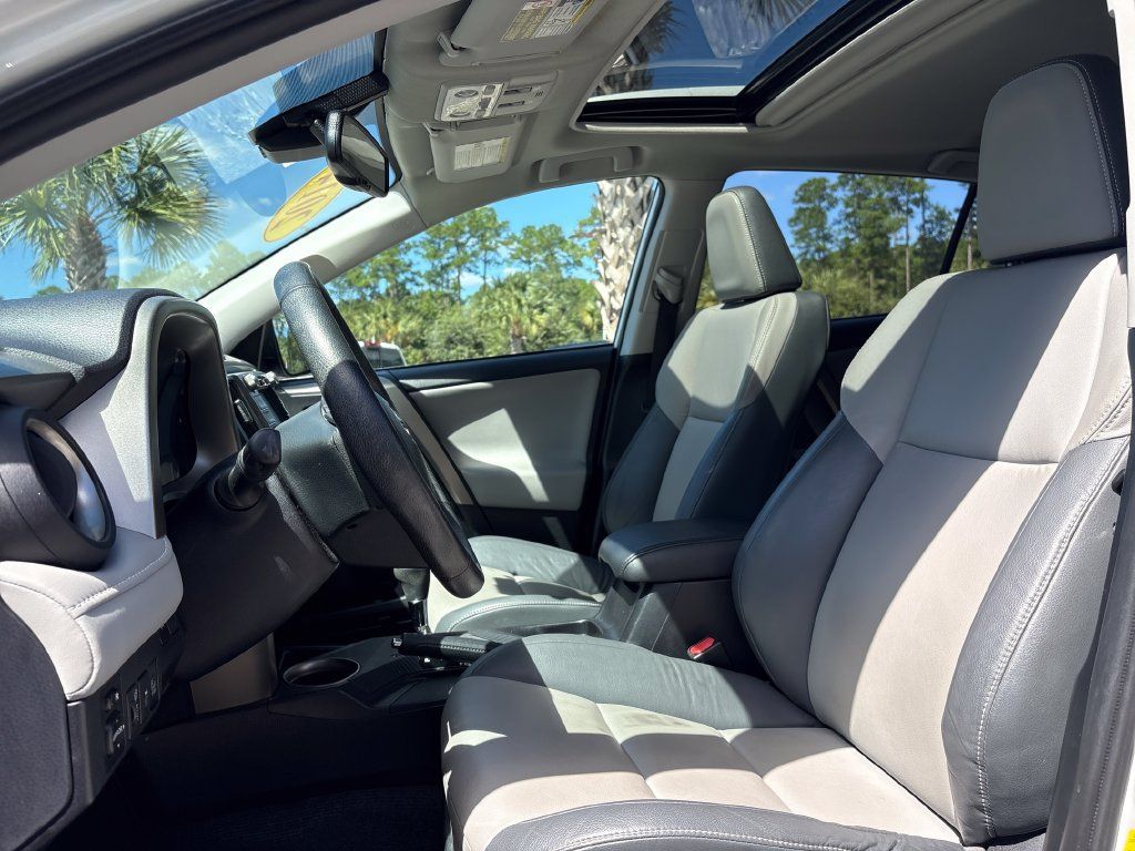 Used 2014 Toyota RAV4 Limited w/ Technology Package AWD/4WD image 4