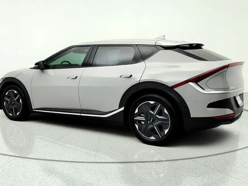 Used 2025 Kia EV6 Light w/ Light LR Technology Package RWD image 7