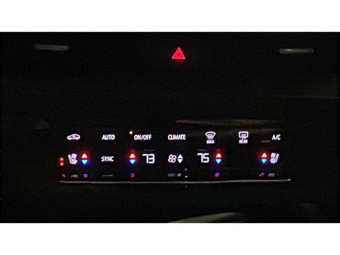 Used 2023 Buick Envision Avenir AWD/4WD image 13
