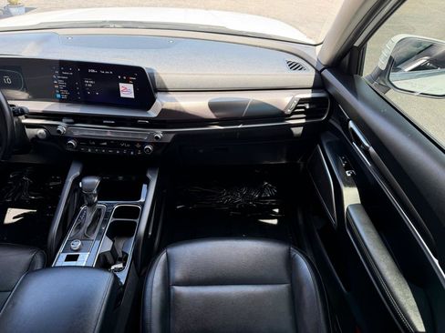 Used 2023 Kia Telluride LX FWD image 27