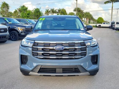 Certified 2025 Ford Explorer Active RWD image 2