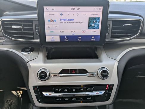 Used 2024 Ford Explorer XLT w/ Equipment Group 202A image 18