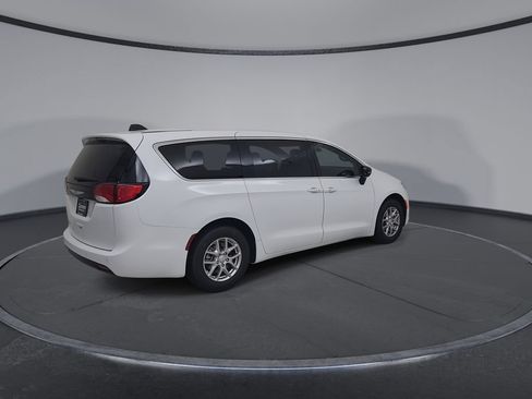 New 2027 Chrysler Pacifica LX FWD image 15