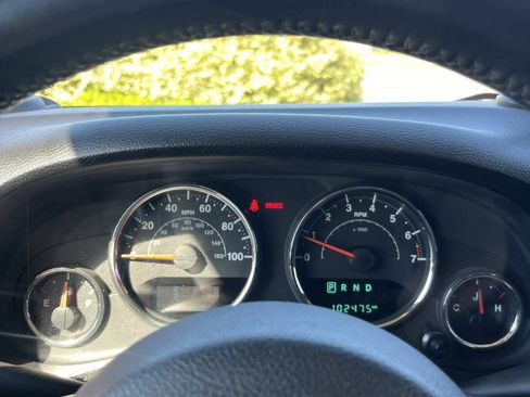 Used 2015 Jeep Wrangler Unlimited Sport w/ Quick Order Package 24S image 19