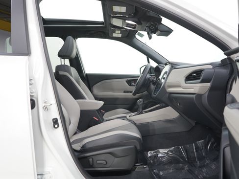 Used 2025 Subaru Forester Limited image 10