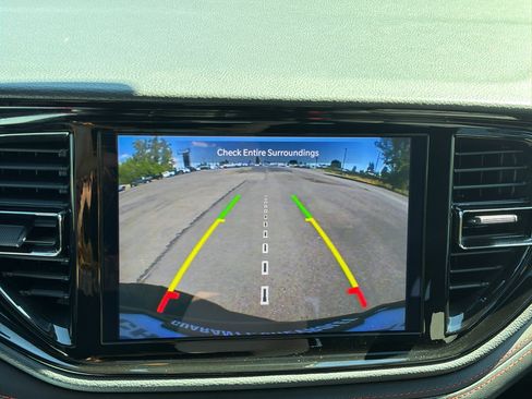 Used 2025 Dodge Durango R/T AWD/4WD image 9