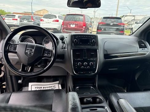 Used 2016 Dodge Grand Caravan SXT FWD image 15