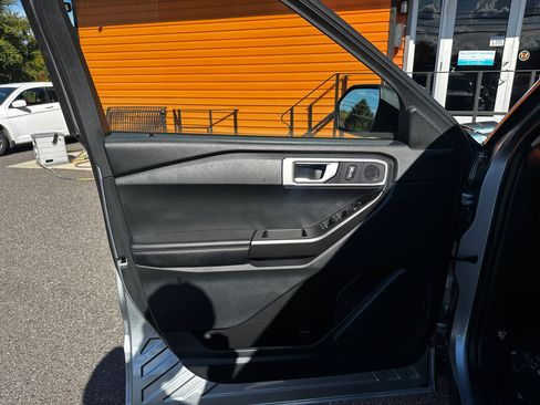 Used 2022 Ford Explorer 4WD image 17