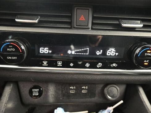 Used 2024 Nissan Rogue SV FWD image 16