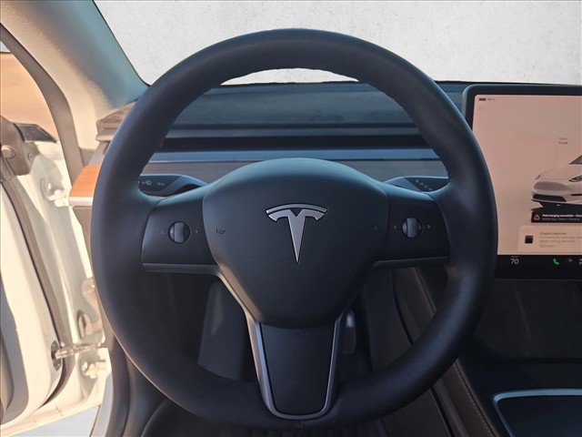 Used 2022 Tesla Model Y Long Range AWD/4WD image 14