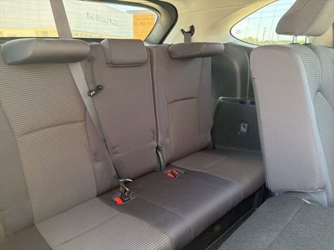 Used 2022 Toyota Highlander LE image 15