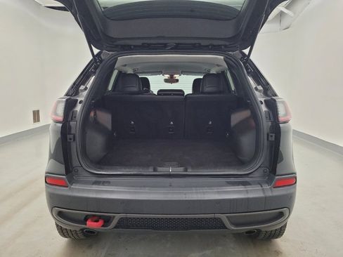 Used 2019 Jeep Cherokee Trailhawk w/ Cold Weather Group image 29