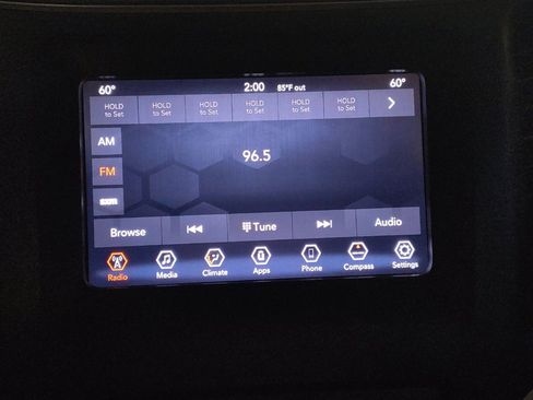 Used 2019 Jeep Cherokee Latitude Plus w/ Comfort/Convenience Group FWD image 25