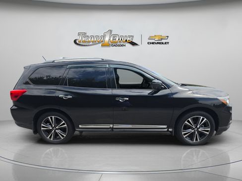 Used 2018 Nissan Pathfinder Platinum AWD/4WD image 9