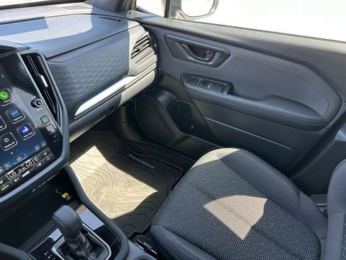 Used 2025 Subaru Forester Premium AWD/4WD image 29